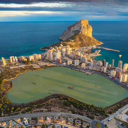 Apartament Sunrise Tower - Great Location - 5 Minutes Walk To The Sea