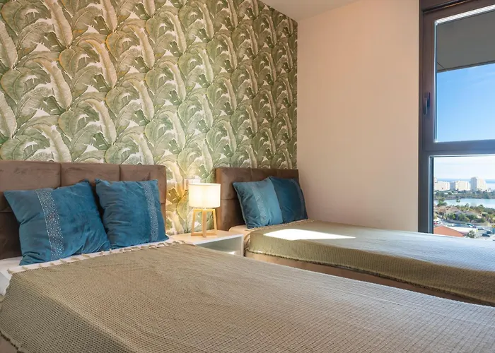 Apartament Sunrise Tower - Great Location - 5 Minutes Walk To The Sea