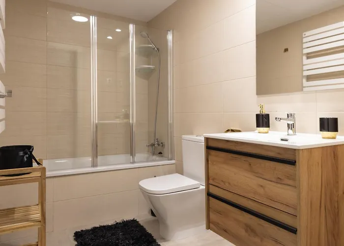 Sunrise Tower - Great Location - 5 Minutes Walk To The Sea *